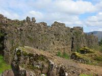 Imposante Felswand in der Schlucht im þingvellir NP
